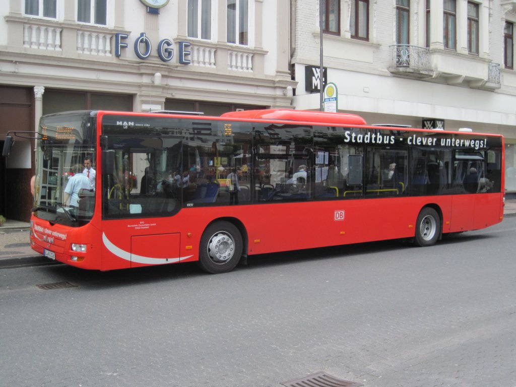 Einer der neuen BVO MAN Lions City (BI-NV 2106) als S6 Richtung Klinikum/Amselplatz. Aufgenommen am 13.06.2011 am Alten Markt in Herford.