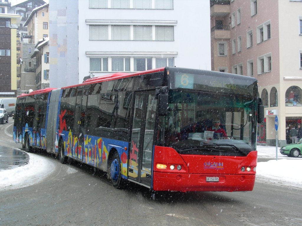 Engadin Bus, St.Moritz. Neoplan N4421 (GR 156'995) in St.Moritz, Schulhausplatz.(4.2.2008)