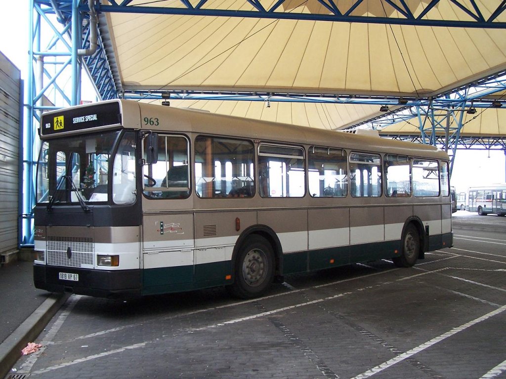 Es gibt noch 6 Renault SC 10 R in Strassburg.