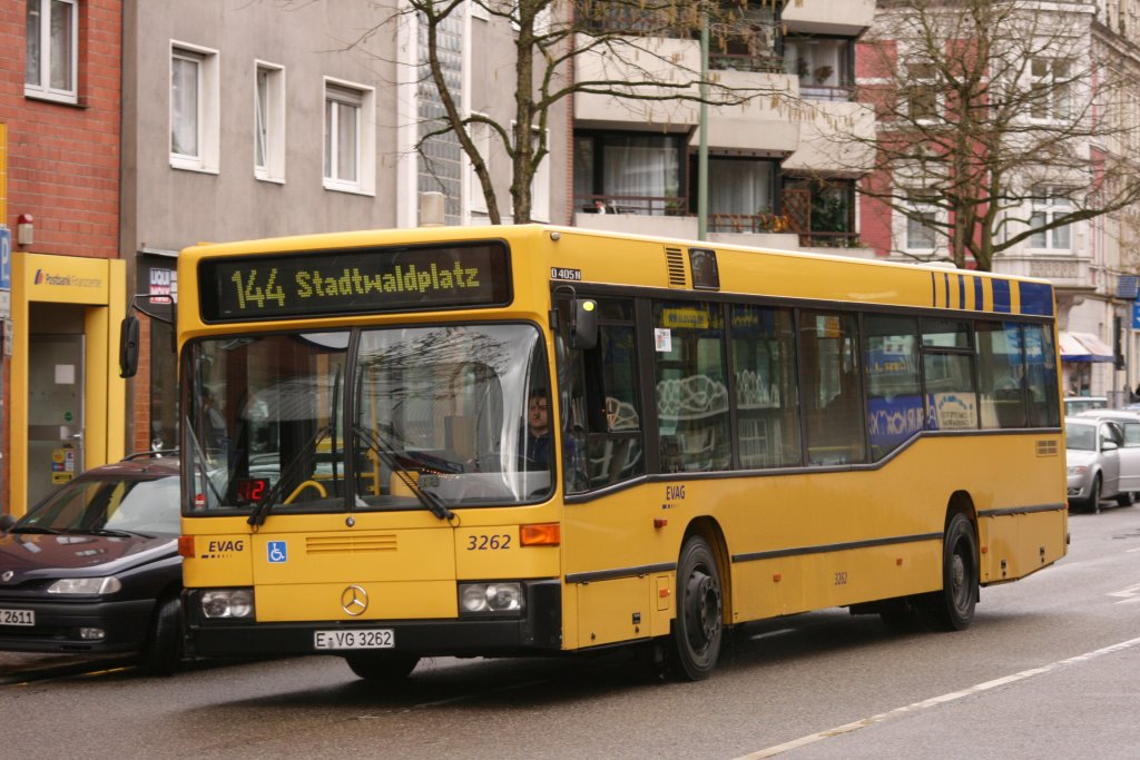 EVAG 3262 (E VG 3262) mit der Linie 144 zum Stadtwaldplatz.
Aufgenommen in Essen Steele am 25.2.2010.