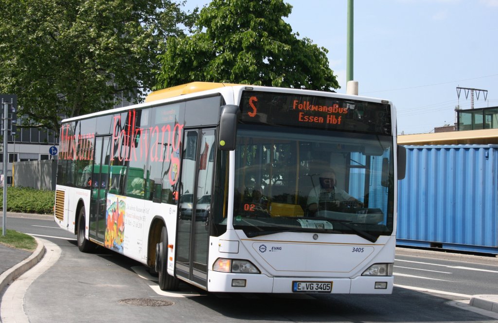 EVAG 3405 (E VG 3405).
Aufgenommen am Neuen Fernbusbahnhof Essen HBF.
25.5.2010
