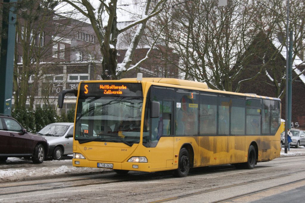 EVAG 3414 (E VG 3414) mit einer Sonderfahrt zur Erffnung der Ruhr 2010.
Aufgenommen an der Zeche Zollverein am 10.1.2010.