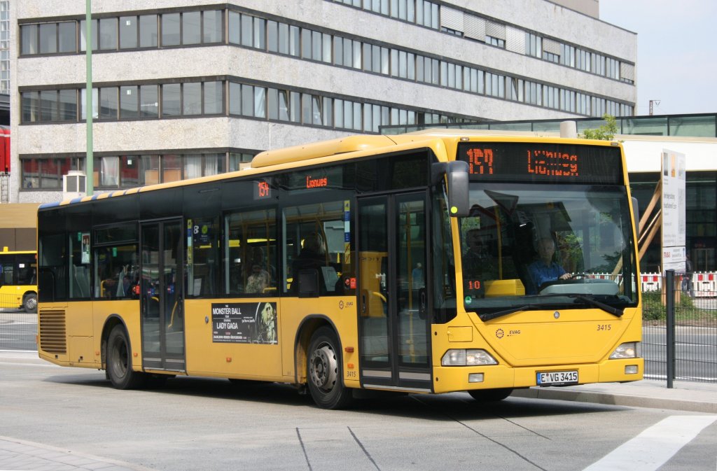 EVAG 3415 (E VG 3415) mavht Werbung fr Lady Gaga.
Essen HBF, 27.5.2010