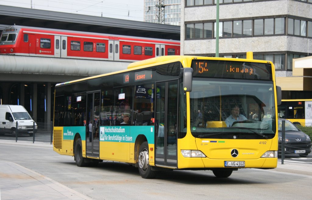 EVAG 4102 (E VG 4102) macht Werbung fr FOM.
Aufgenommen am HBF Essen.
27.5.2010