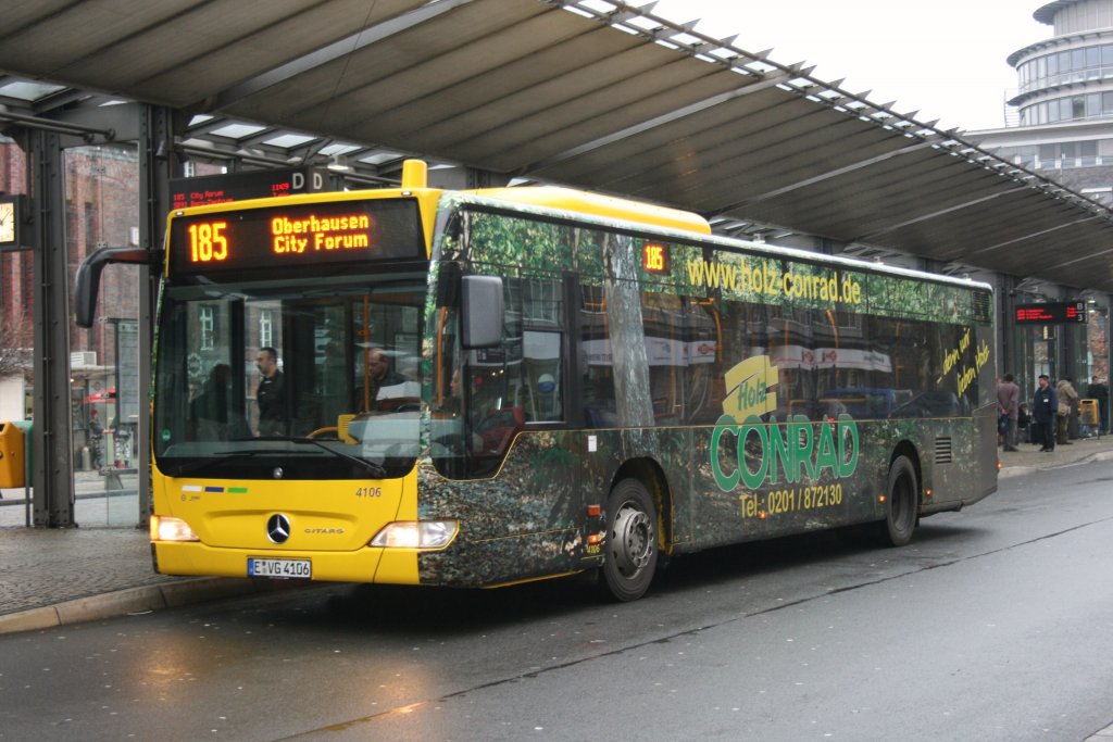 EVAG 4106 (E VG 4106) mit Werbung für Holz Conrad in Essen.
Aufgenommen am HBF Oberhausen,28.12.2009.