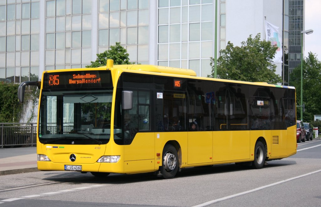 EVAG 4160 (E VG 4160) ist auf der Linie SB15 im Einsatz.
Aufgenommen am HBF Essen.
16.5.2010