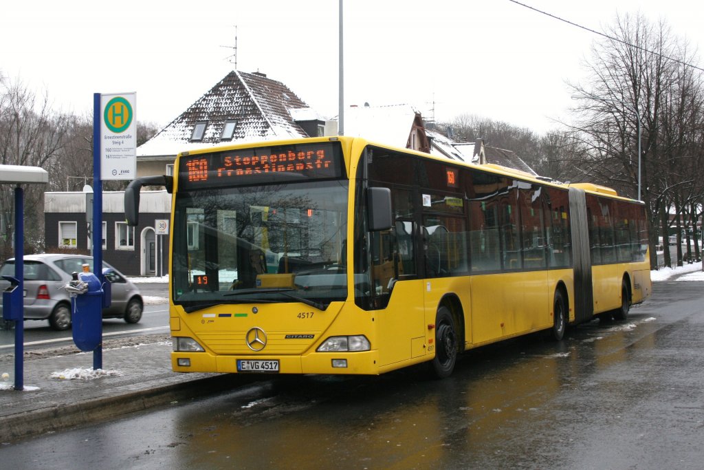 EVAG 4517 (E VG 4517) mit der Linie 160 an der Ernestinenstr. in Stoppenberg,12.1.2010.