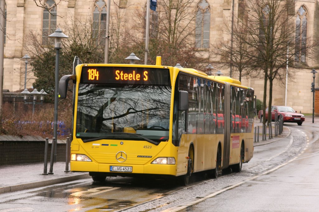 EVAG 4523 (E VG 4523) mit der Linie 184 am Dreiringplatz,25.2.2010.