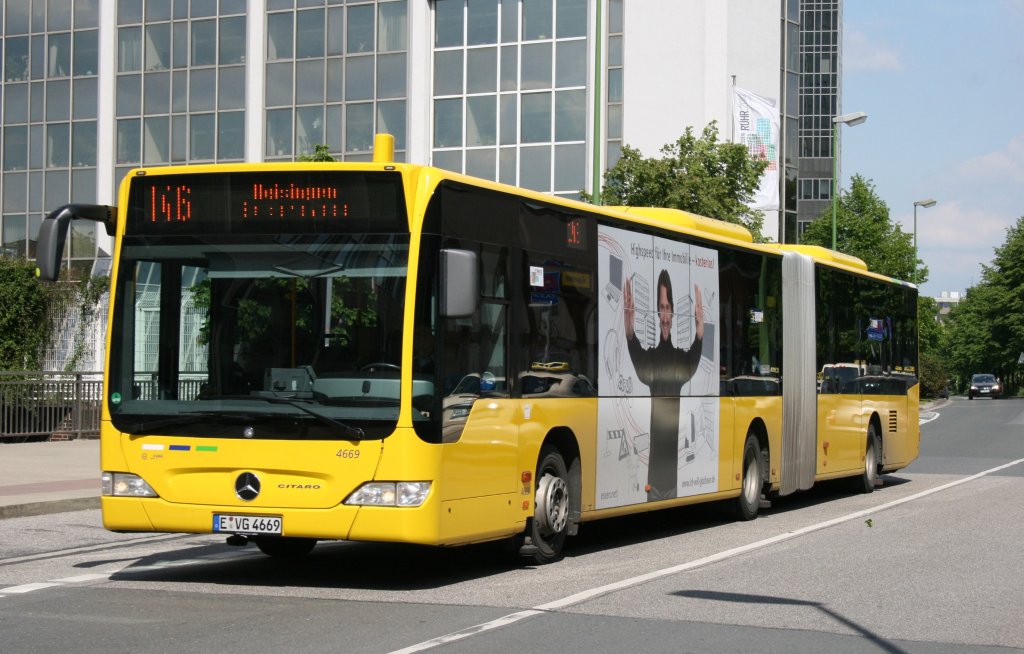 EVAG 4669 (E VG 4669) macht Werbung fr Essen.net.
Aufgenommen an HBF Essen.
16.5.2010