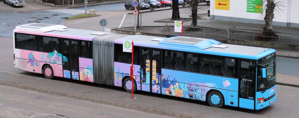 EVB Gelenkbus in ansprechender Lackierung. Tostedt, 05.01.2012