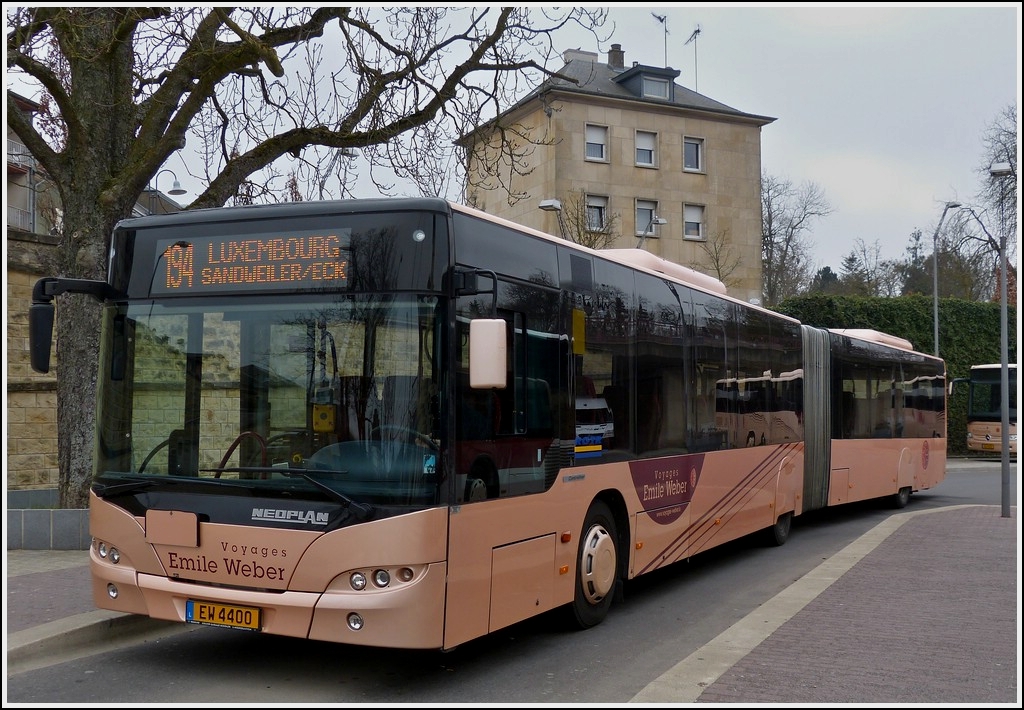 (EW 4400) Neoplan Centroliner des Busunternehmes Emile Weber am Busbahnhof in Bettembourg.  05.04.2013