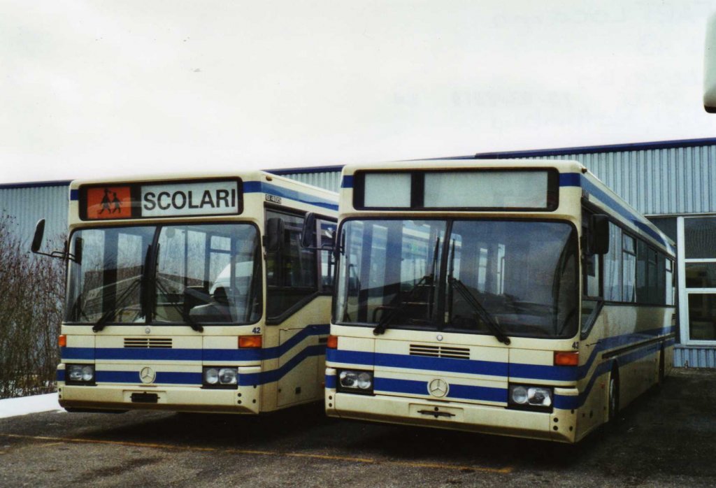 FART Locarno Nr. 42 + 43 Mercedes O 405 am 23. Januar 2010 Biel, Rattinbus (sind zum Verkauf ausgeschrieben!)