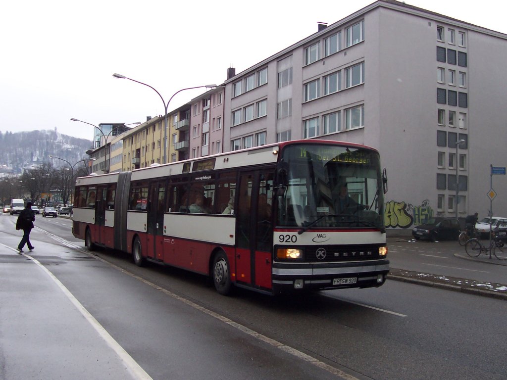 FR-SW 920 am Fahnenbergplatz am 26.02.2004