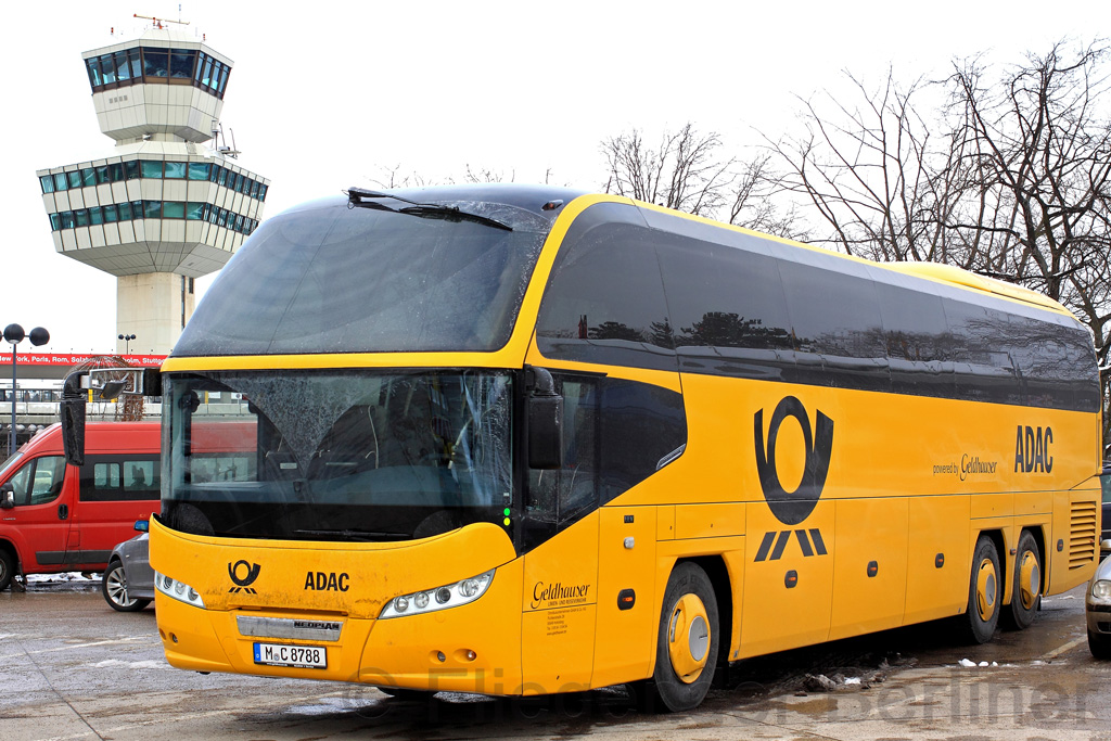 Geldhauser Hofolding vorstellung des Busses von ADAC und der Post Powered by Geldhauser fr die neue Linie in Berlin 