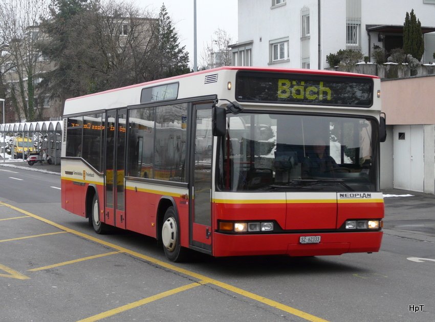 Gemeindebus Freienbach - Neoplan SZ 62333 unterwegs nach Bch in Pfffikon /SZ am 16.01.2010