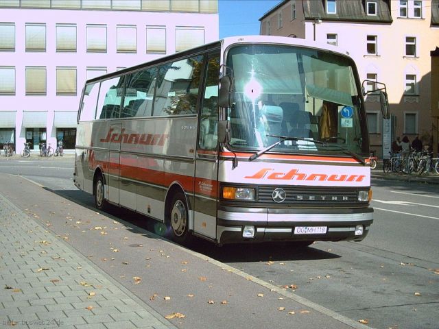 gepflegter Setra 211 HD im Juli 2008 zu Gast in Regensburg am Busbahnof.