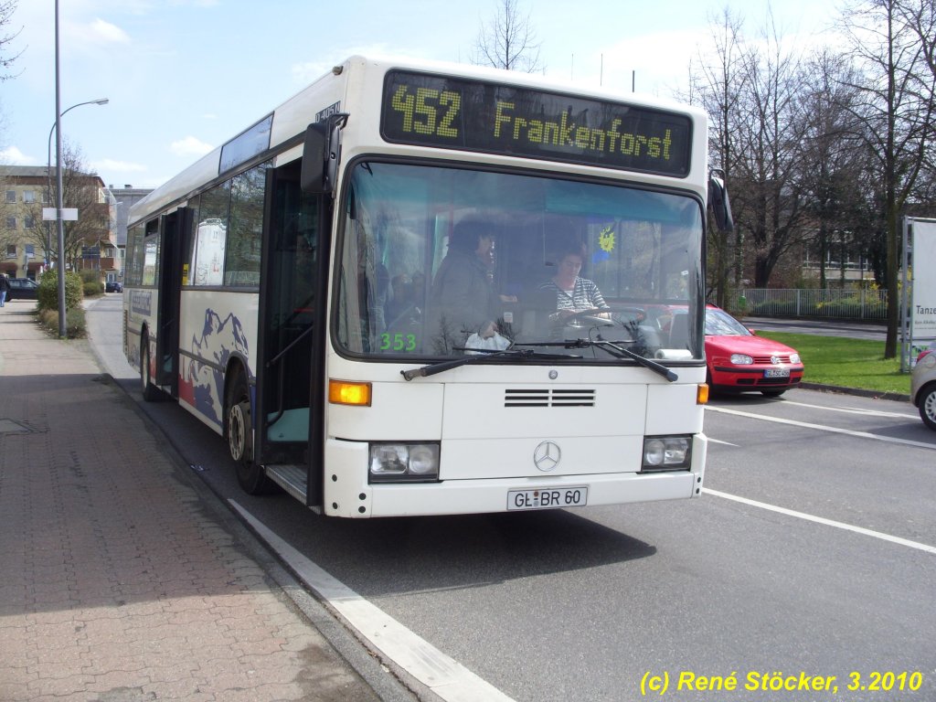 GL-BR 60 vom Ossenbach an der Poststrae am 30.3.2010. Es ahndelt sich um einen Mercedes O405N von 1992 mit Reisebusausstattung welcher vermutlich ein Einzelstck ist.
