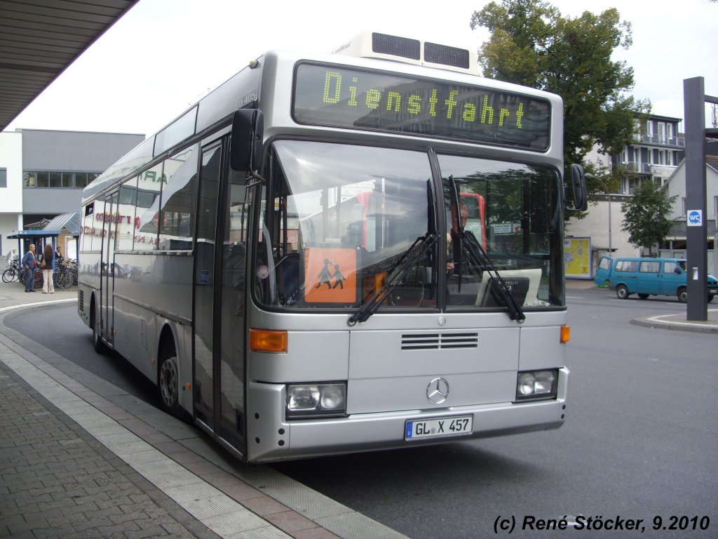 GL-X 457 am Freitag 10.9.2010 in Bergisch Gladbach am Warten auf die Weiterfahrt