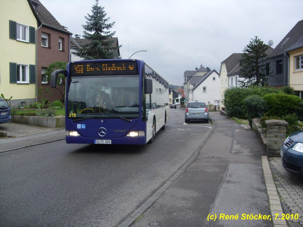 GL-X 820 am 26.7.2010 in der Ferrenbergstrae in Bergisch Gladbach