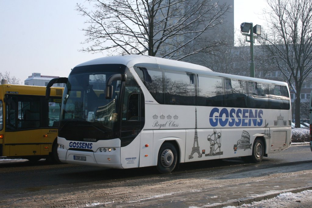Gossens Reisen (E GR 1011) an der Grugahalle am 26.1.2010.