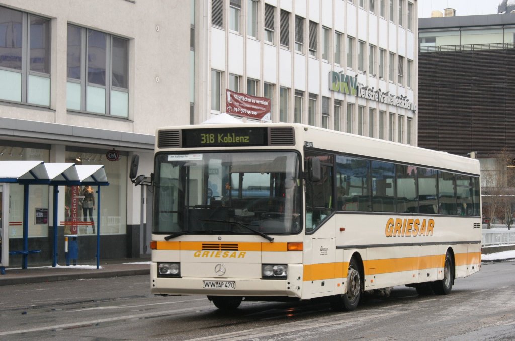 Griesar (WW AP 470) mit der Linie 318 am Zentralplatz,12.2.2010.