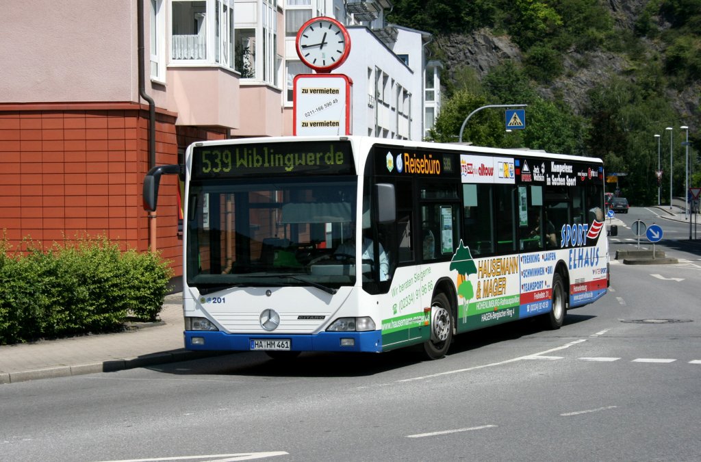 Hausemann und Mager 201 (HA HM 461) mit Mischwerbung.
Hagen Hohenlimburg, 26.6.2010.