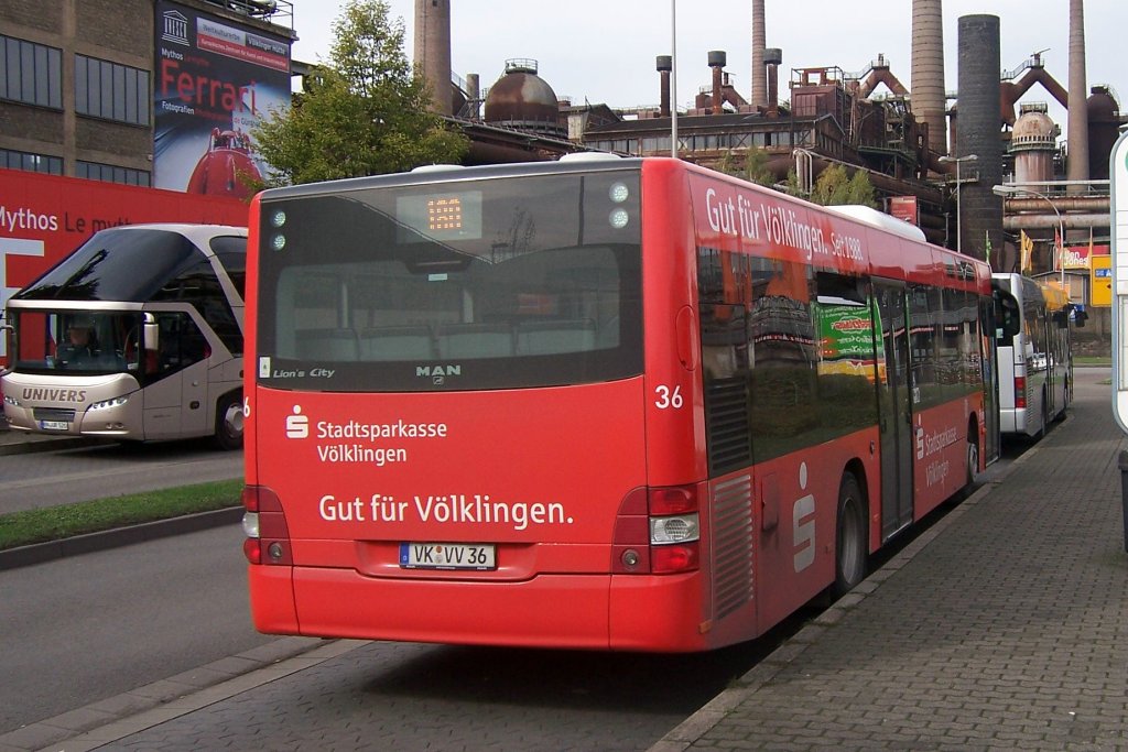 Heckansicht von Wagen 36 der VVB, ein MAN LC NL283, im September 2012 am Gummibahnhof.

