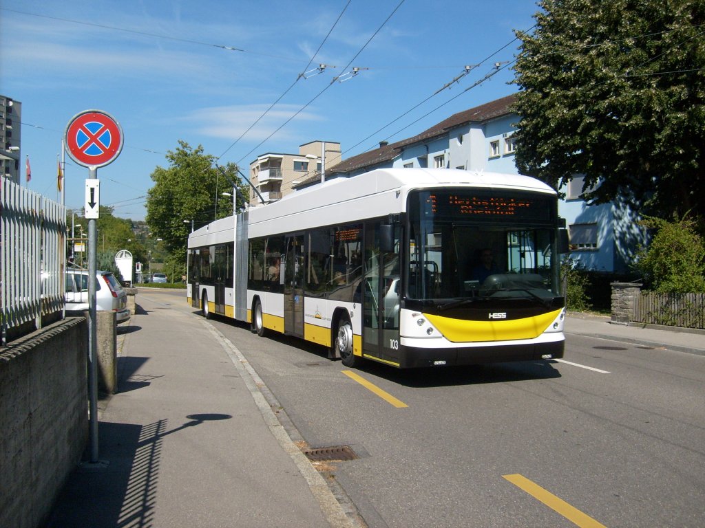 Hess-Swisstrolley3 Nr. 103 am 31.8.2011 bei der Haltestelle Scheidegg (Neuhausen).