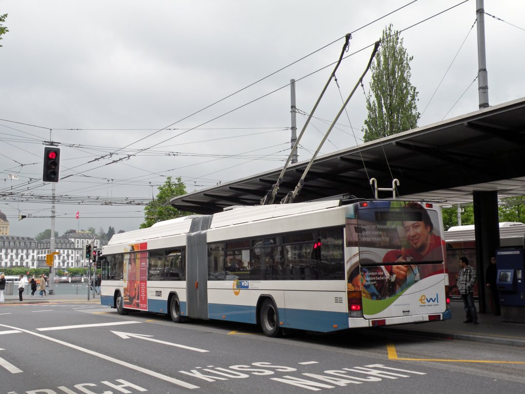 Hess Trolleybus am Bahnhof Luzern. Die Aufnahme stammt vom 04.05.2010.