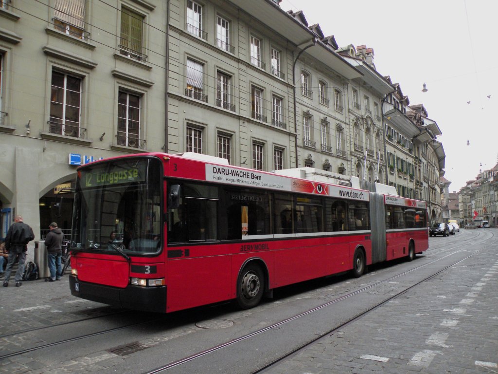 Hess Trolleybus mit der Betriebsnummer 03 auf der Linie 12 an der Zeughausgasse in Bern. Die Aufnahme stammt vom 14.04.2011.