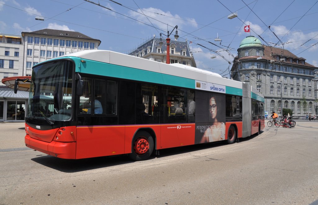 Hess Trolleybus mit der Betriebsnummer 57 auf der Linie 1 am Guisanplatz. Die Aufnahme stammt vom 24.05.2012.