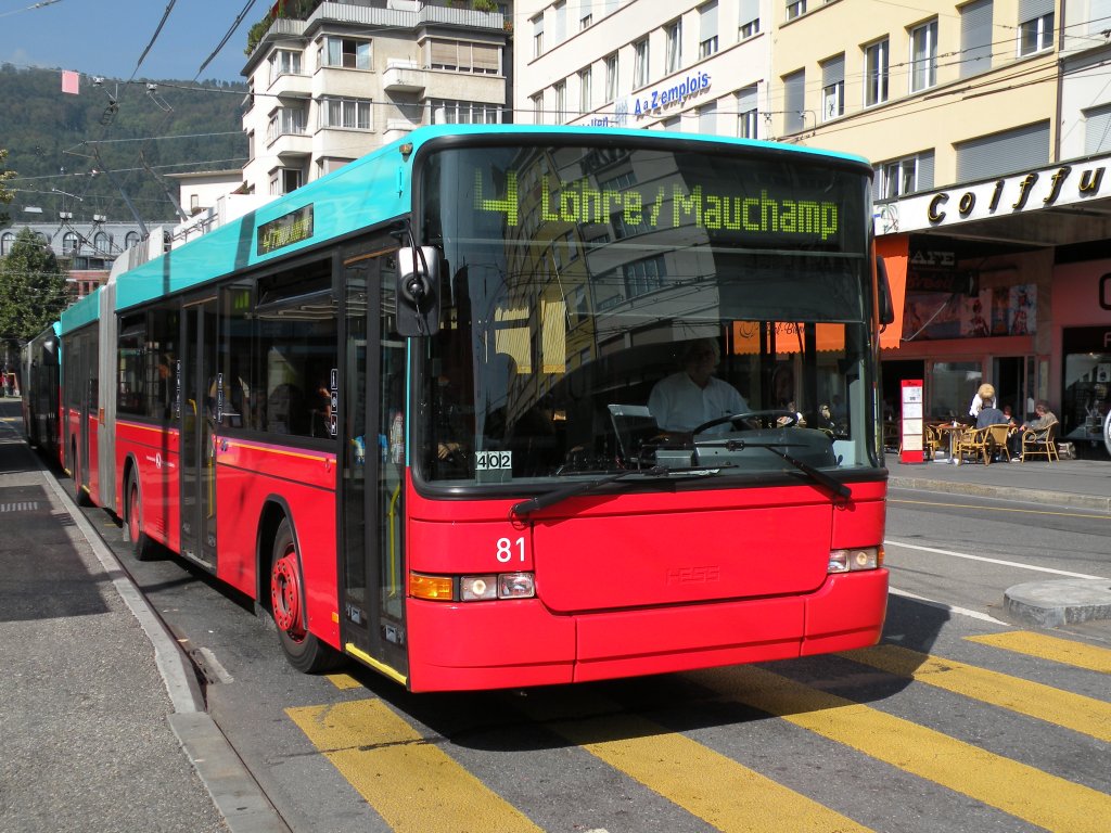 Hess Trolleybus mit der Betriebsnummer 81 am Bahnhof von Biel. Die Aufnahme stammt vom 29.09.2009.