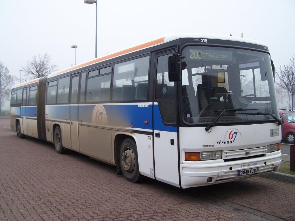 Heuliez GX 87 Nr 378 der CTS in Strassburg am 28/11/2006.