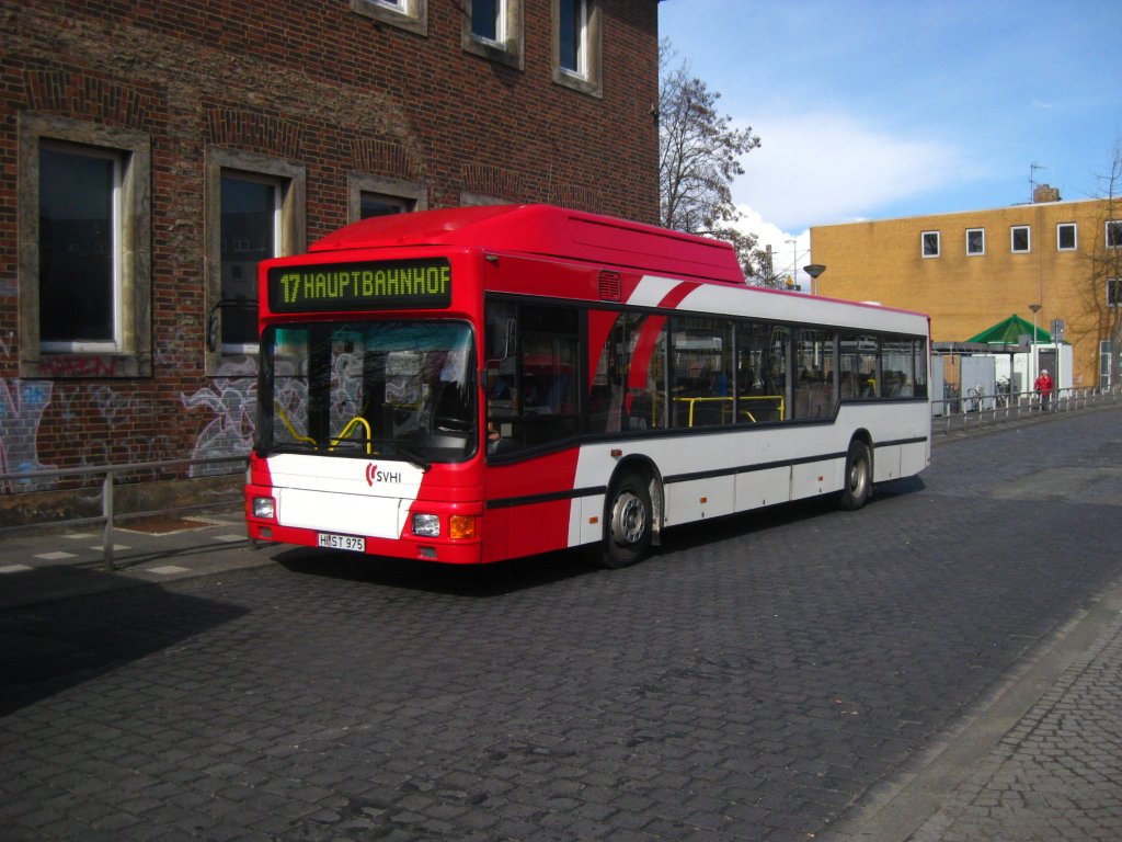 HI-ST 975 (Stadtverkehr Hildesheim GmbH) am ZOB in Hildesheim.