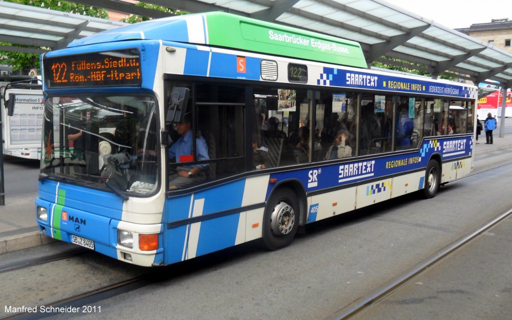 Hier ist ein MAN Bus mit Werbung fr den Saartext des Saarlndischen Rundfunk zu sehen. Das Bild habe ich am 28.04.2011 gemacht.