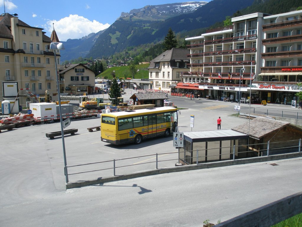 Hier ein Mauri Carro Alpino von GrindelwaldBus am Bahnhof in Grindelwald (Aufgenommen am 23.05.2010)