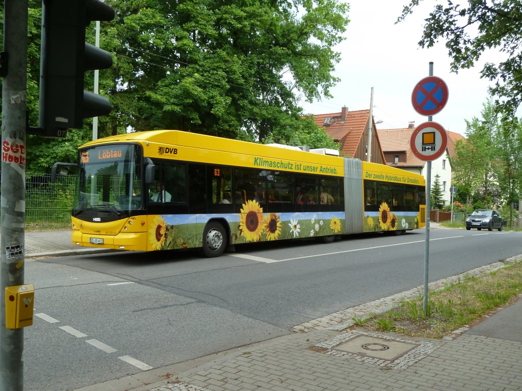 Hier ist der Hess Hybrid Bus an der Haltestelle Zschertnitz, Mnzmeisterstrae zu sehen. 14.05.2011