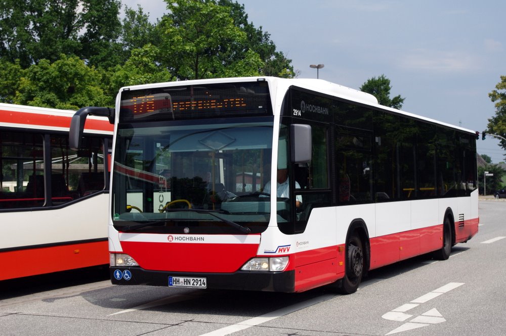 Hocbahn 2914 am 12.Juli 2010 (gleich) auf der Linie 178 am Glashtter Markt 
