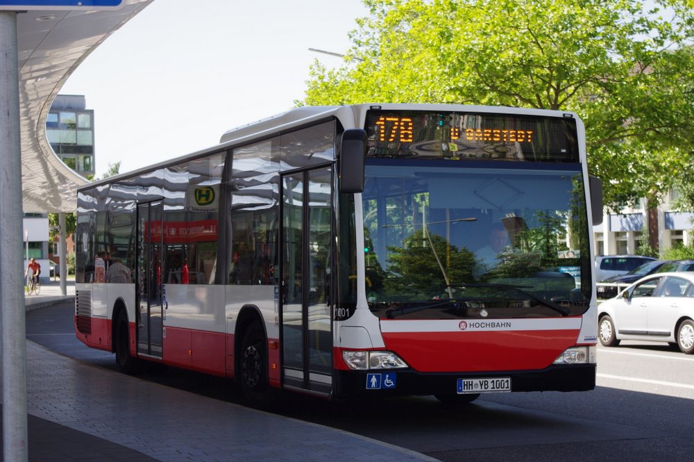 Hochbahn 1001 am 16.Juli 2010 auf der Busanlage Poppenbttel 
