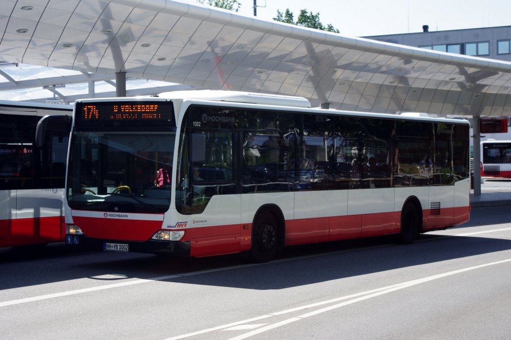 Hochbahn 1002 am 16.Juli 2010 auf der Busanlage Poppenbttel 
