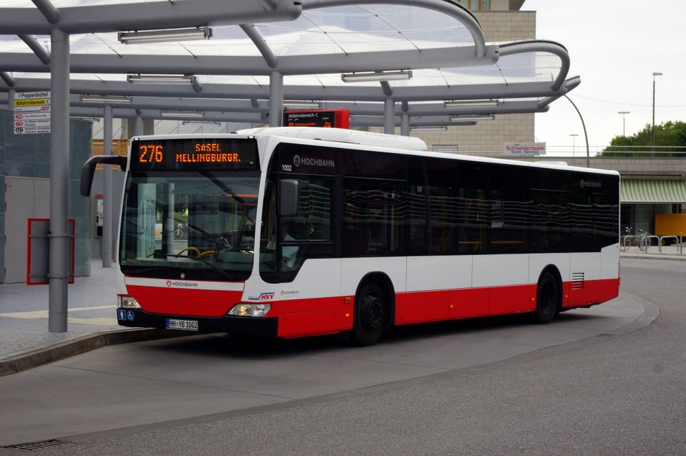 Hochbahn 1002 am 17.Juli 2010 auf der Busanlage Poppenbttel

