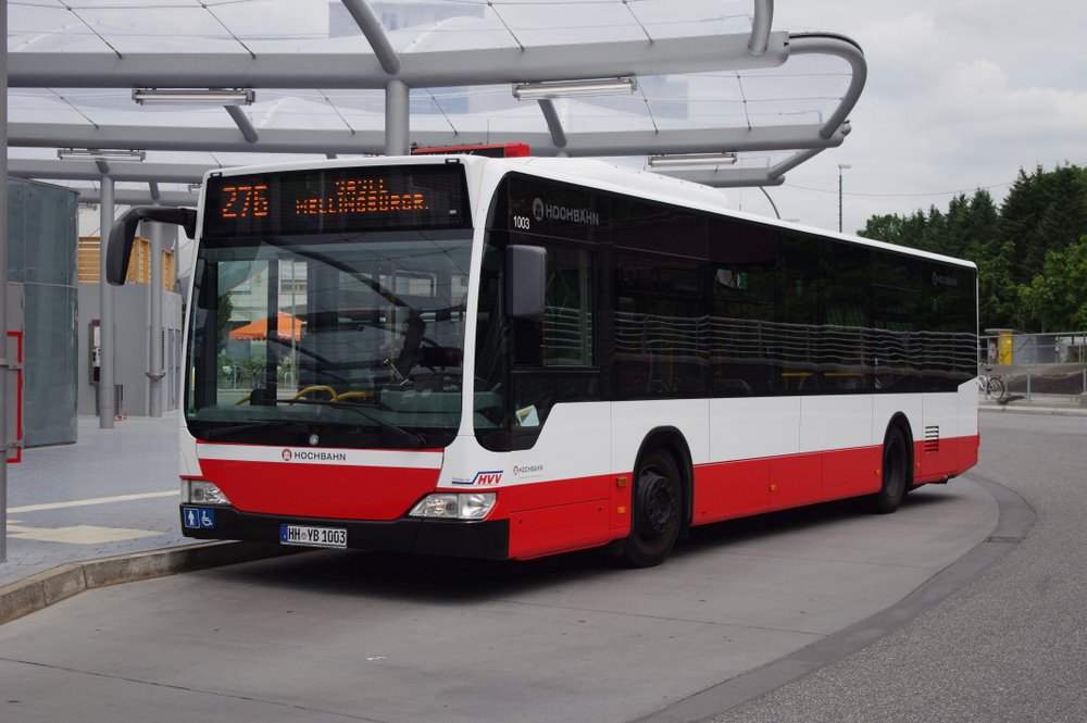 Hochbahn 1003 am 17.Juli 2010 auf der Busanlage Poppenbttel