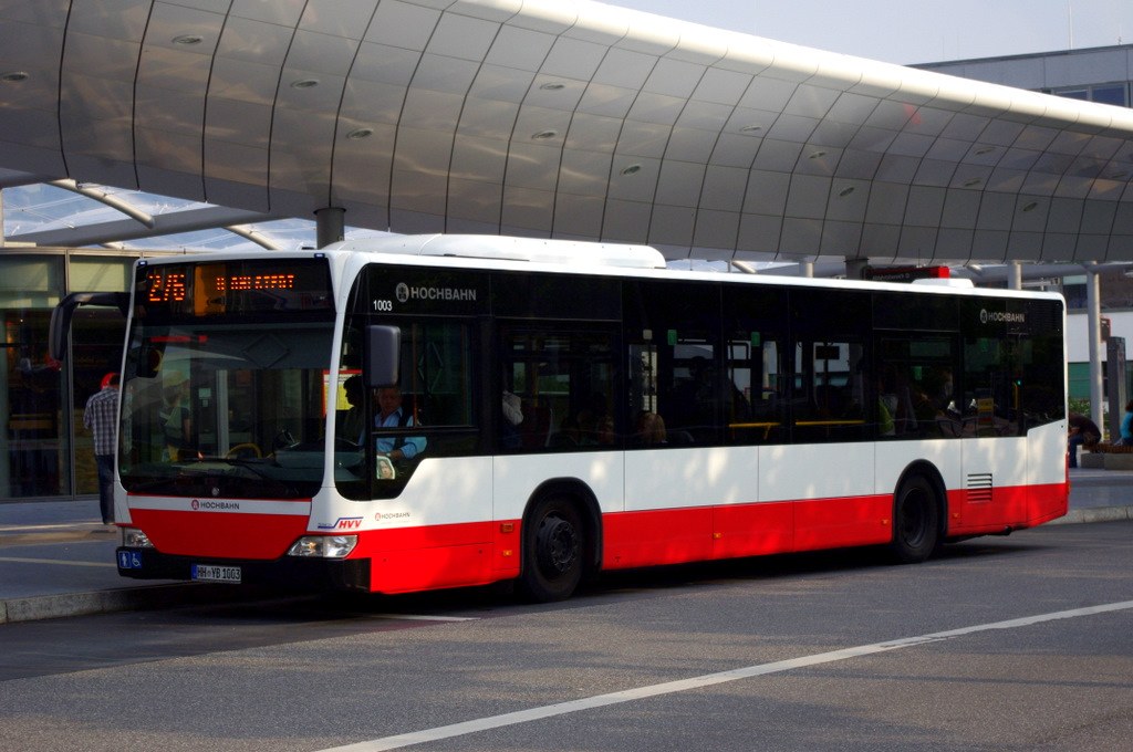 Hochbahn 1003 am 1.August 2010 am S Bf.Poppenbttel