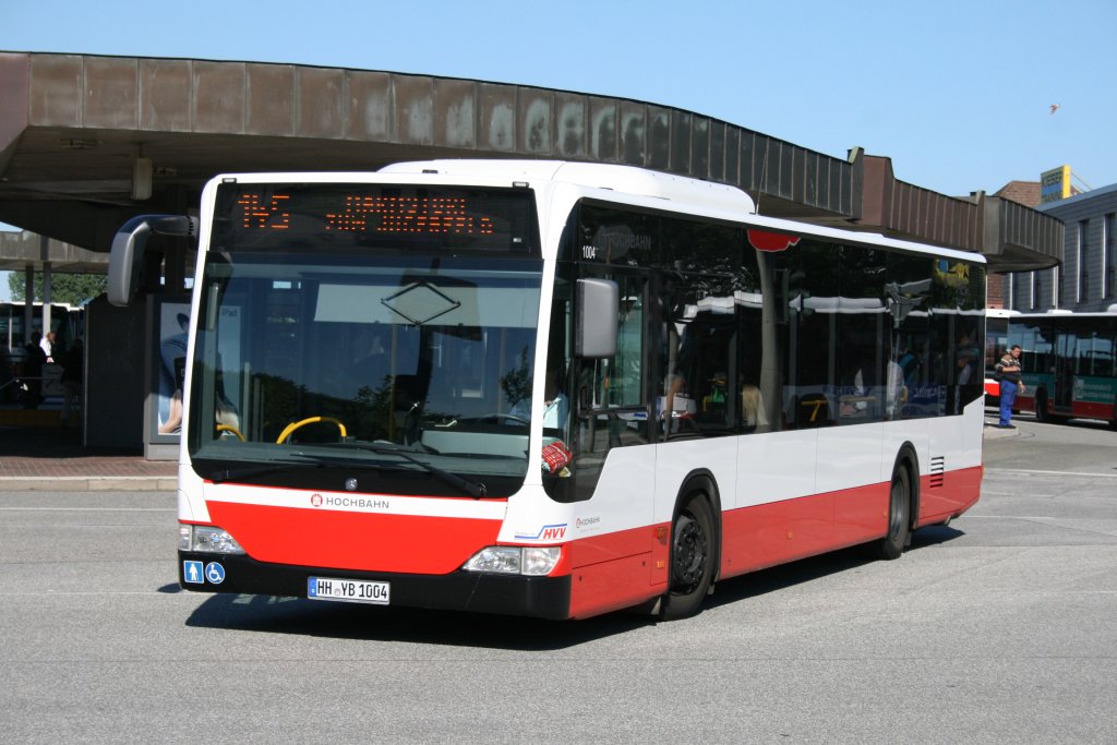 Hochbahn 1004 (HH HN 1004).
Hamburg Harburg ZOB, 17.6.2010.