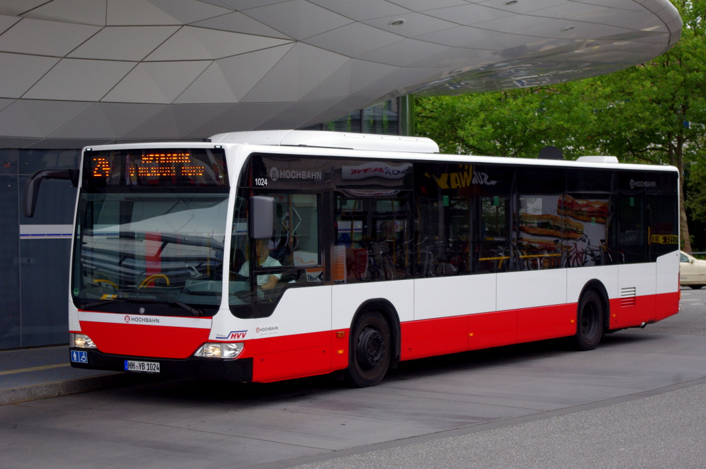 Hochbahn 1024 am 14.August 2010 am S Bf.Poppenbttel
