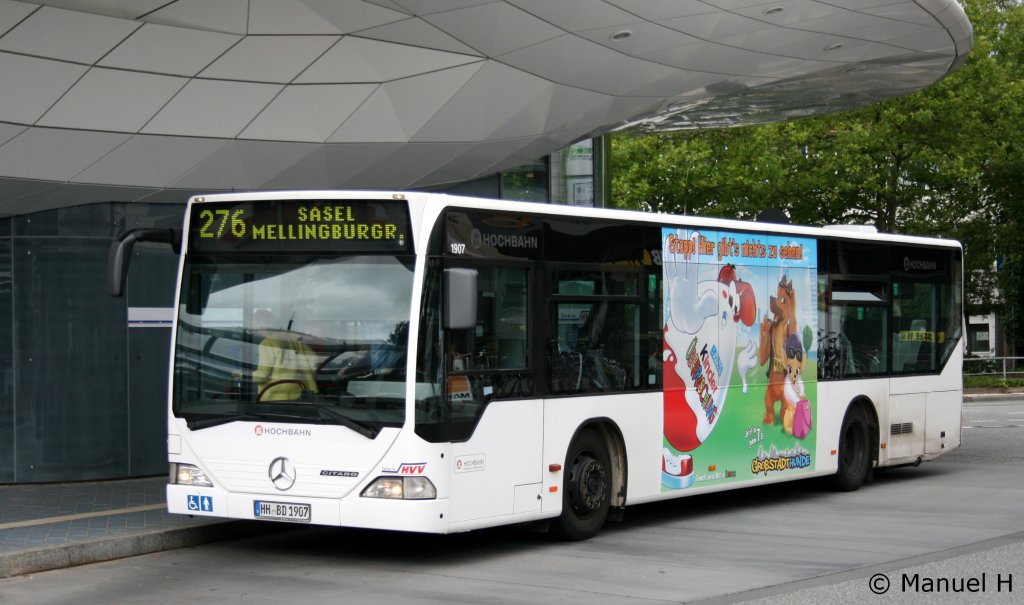 Hochbahn 1907 (HH BD 1907) mit TB fr Kinderberraschung.
Aufgenommen am ZOB Poppenbttel, 2.9.2010.
