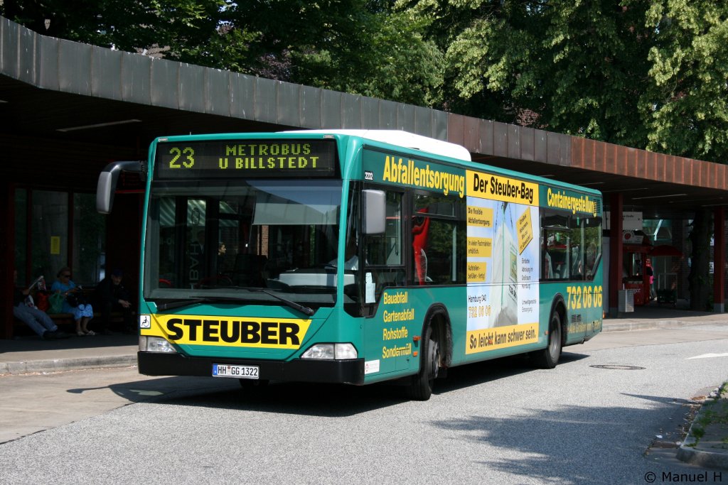 Hochbahn 2232 (HH GG 1322) macht Werbung fr Steuber.
Niendorf Markt, 3.7.2010.