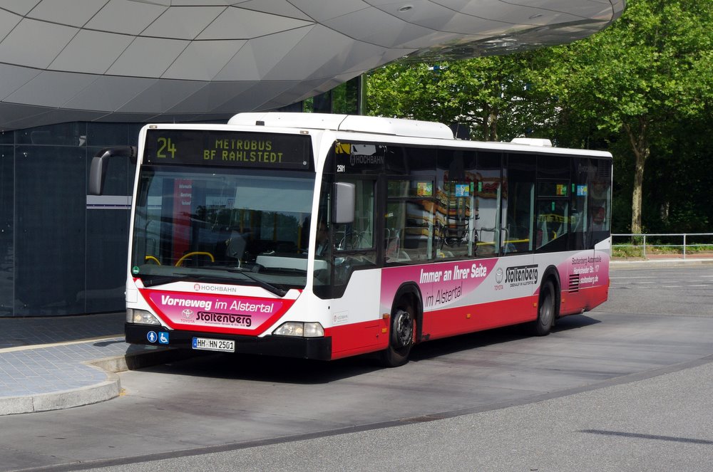 Hochbahn 2501 am 11.Juli 2010 in Poppenbttel
