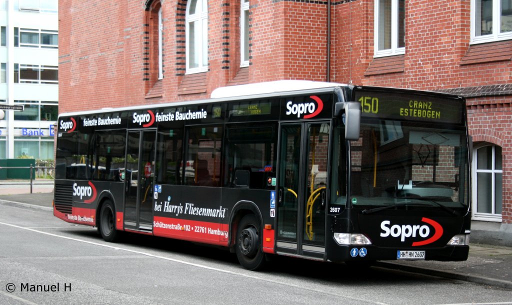 Hochbahn 2607 (HH HN 2697) macht Werbung fr Sopro.
Aufgenommen am ZOB Altona, 21.8.2010.
