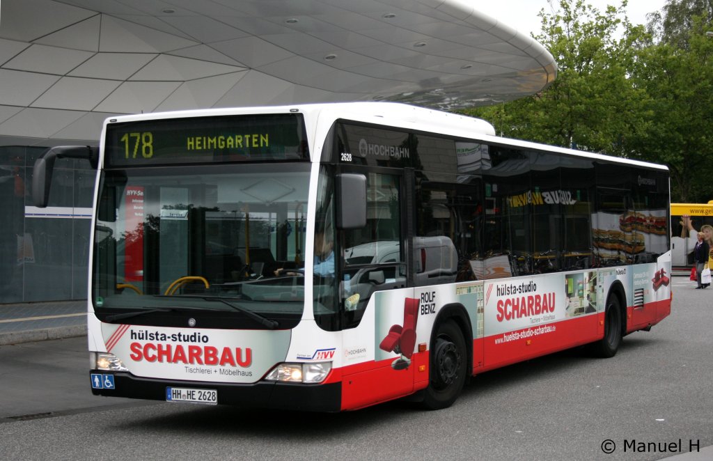 Hochbahn 2628 (HH HE 2628) mit Werbung fr Scharbau.
Aufgenommen am ZOB Poppenbttel, 2.9.2010.